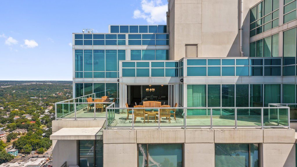 300 Bowie St 4201, Austin